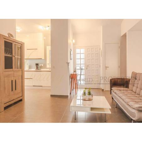 Sprzedaż - Nieruchomości - Dom / Apartament - Avenida Eugenio Dominguez Alfonso 1