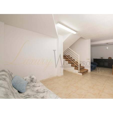 Sprzedaż - Nieruchomości - Dom / Apartament - Calle el Basalto 1