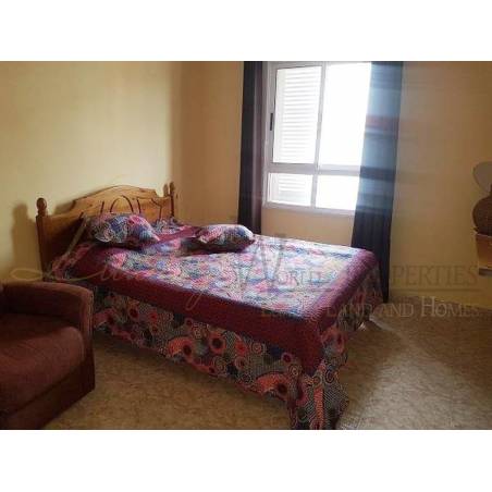 Sprzedaż - Nieruchomości - Dom / Apartament - Calle de Miguel León 1