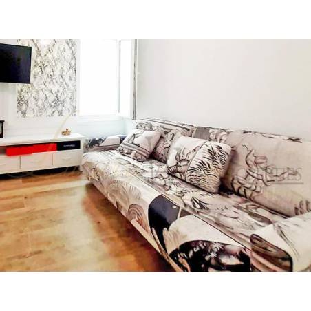 Sprzedaż - Nieruchomości - Dom / Apartament - Avenida Madroñal 1