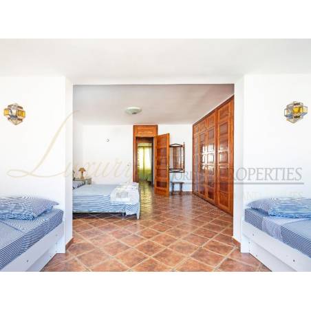 Sprzedaż - Nieruchomości - Dom / Apartament - Avenida Rafael Puig Lluvina 1