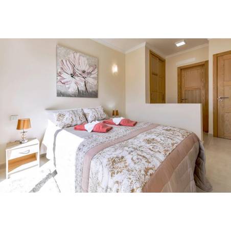 Sprzedaż - Nieruchomości - Dom / Apartament - Playa de la Arena 1