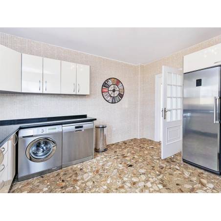 Sprzedaż - Nieruchomości - Dom / Apartament - Playa de las Americas 1