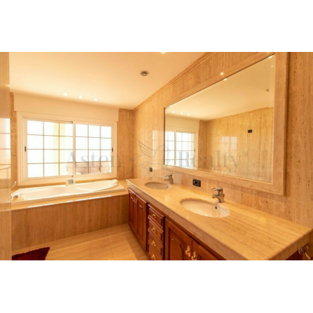 Sprzedaż - Nieruchomości - Villa - San Eugenio Alto, Adeje 7